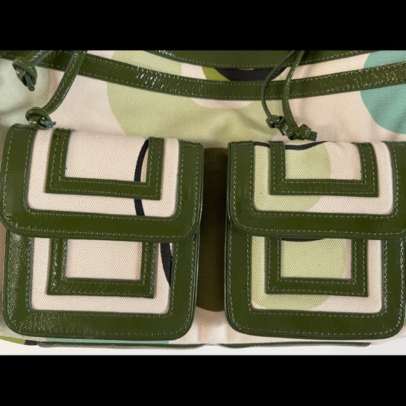 Fun 60’s Vibe Kate Landry Green and Cream Bag with Lots of Pockets - Picture 4 of 15